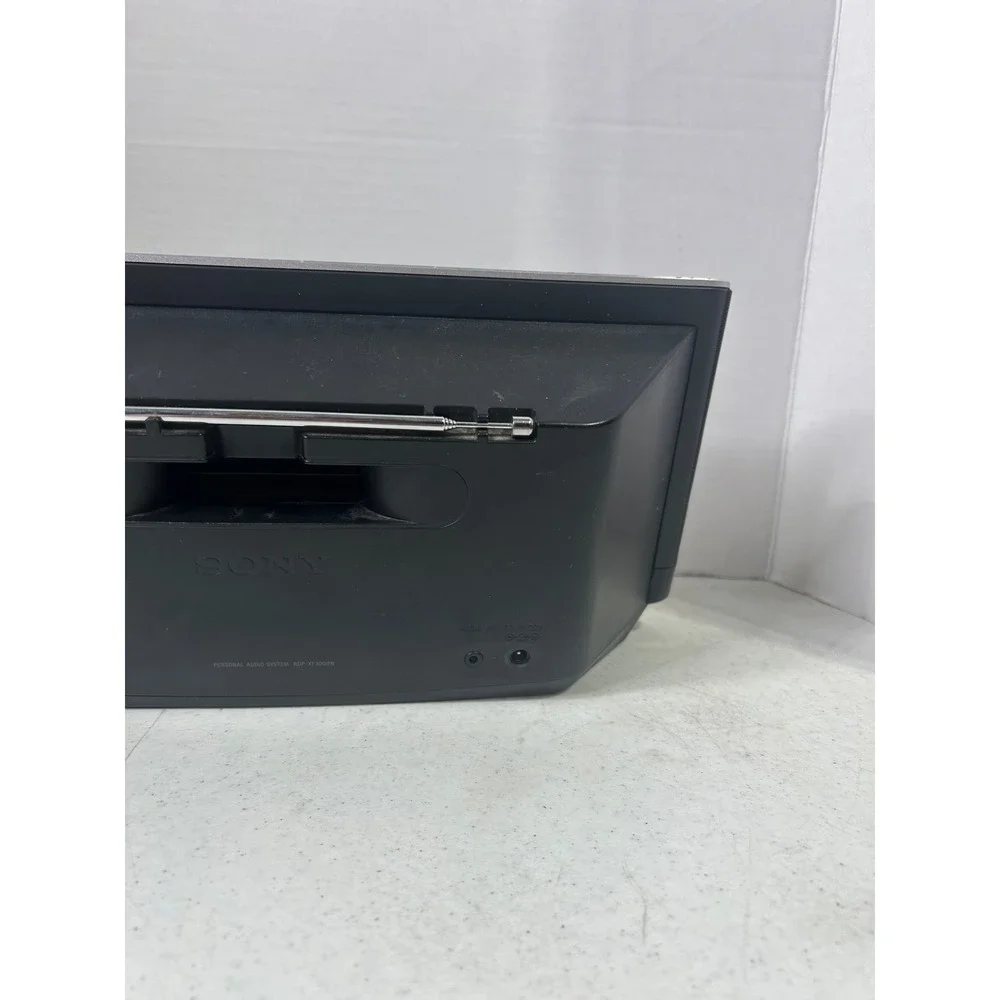 Sony RDP-XF300iN Personal Audio System‎ Speaker Lightning Dock FM Radio Black